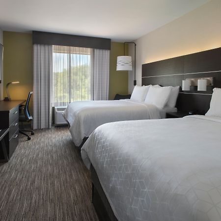 Holiday Inn Express Great Barrington By Ihg Exterior foto