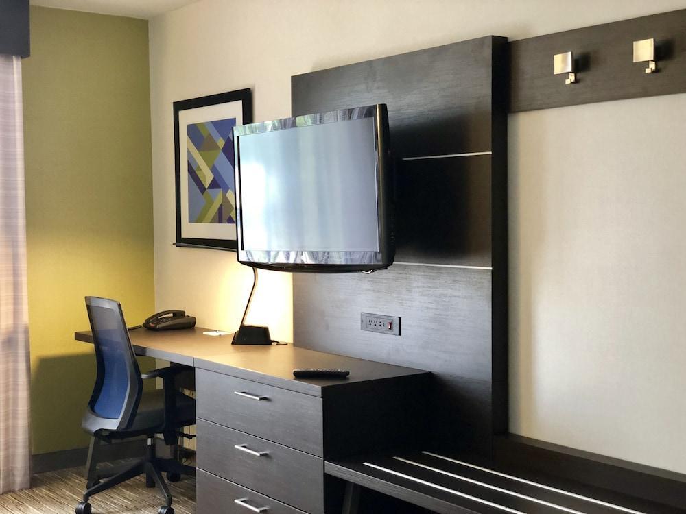 Holiday Inn Express Great Barrington By Ihg Exterior foto