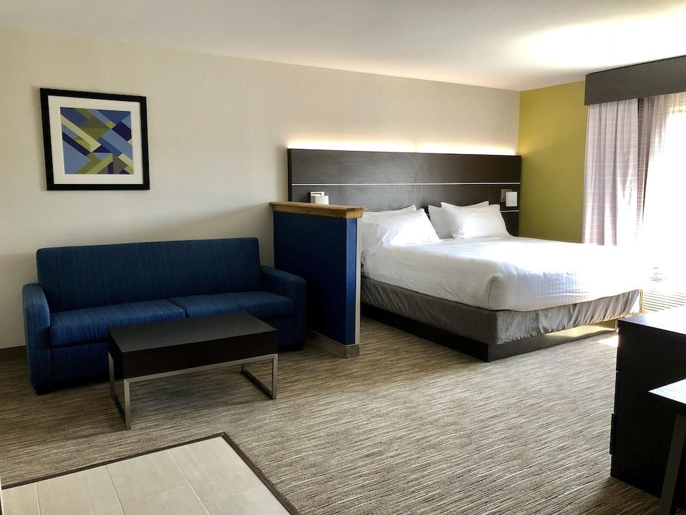 Holiday Inn Express Great Barrington By Ihg Exterior foto
