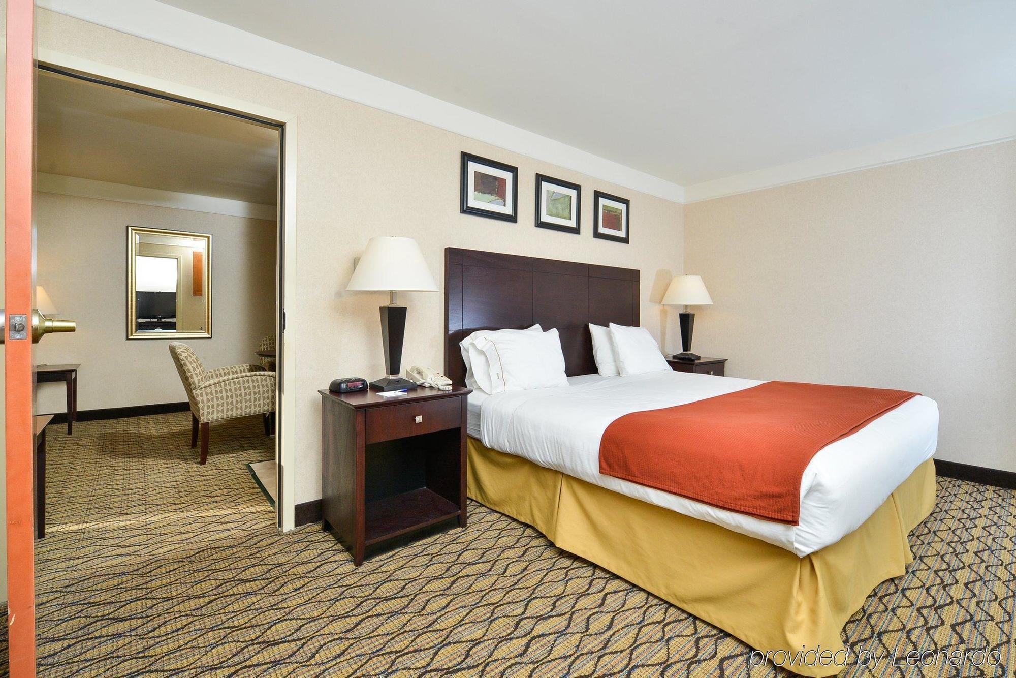 Holiday Inn Express Great Barrington By Ihg Exterior foto
