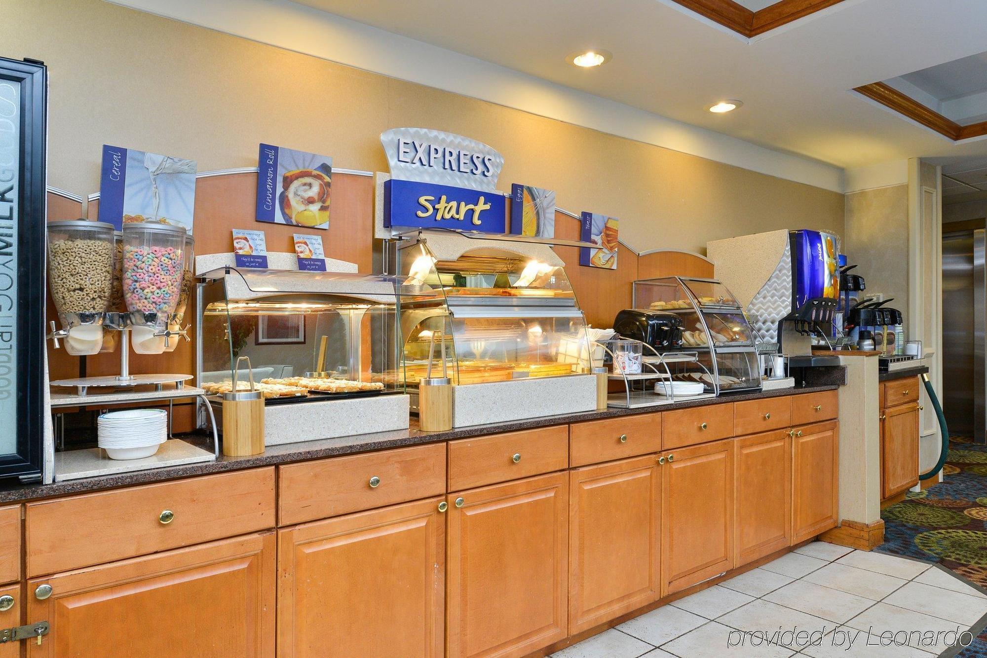 Holiday Inn Express Great Barrington By Ihg Exterior foto