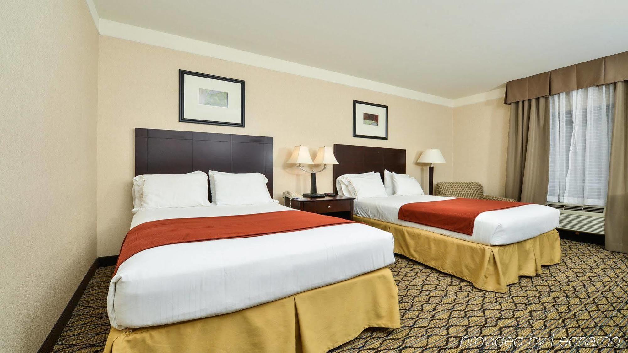 Holiday Inn Express Great Barrington By Ihg Exterior foto