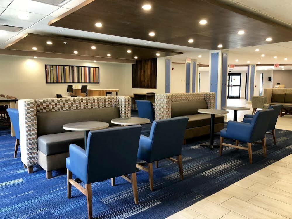 Holiday Inn Express Great Barrington By Ihg Exterior foto